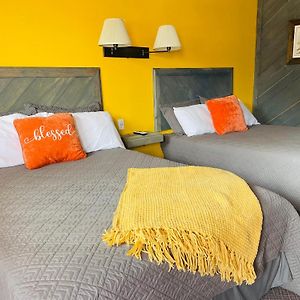 Historic Mora Inn & Rv Park